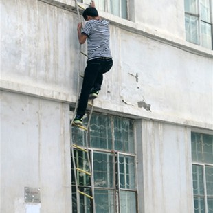 家用火灾逃生梯应急救援软梯窗外攀E爬梯高层消防救生绳梯10米