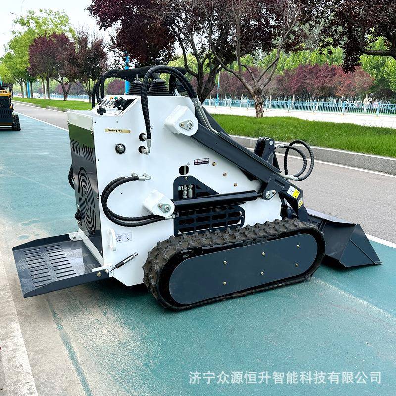 工程开沟筛石推雪滑移装载机座驾式履带液压382型滑移柴油装载机