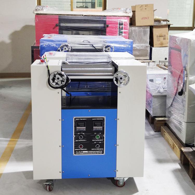 厂家PVC双辊开炼机经济实用型pvc试验对色压片机小型二辊炼胶机
