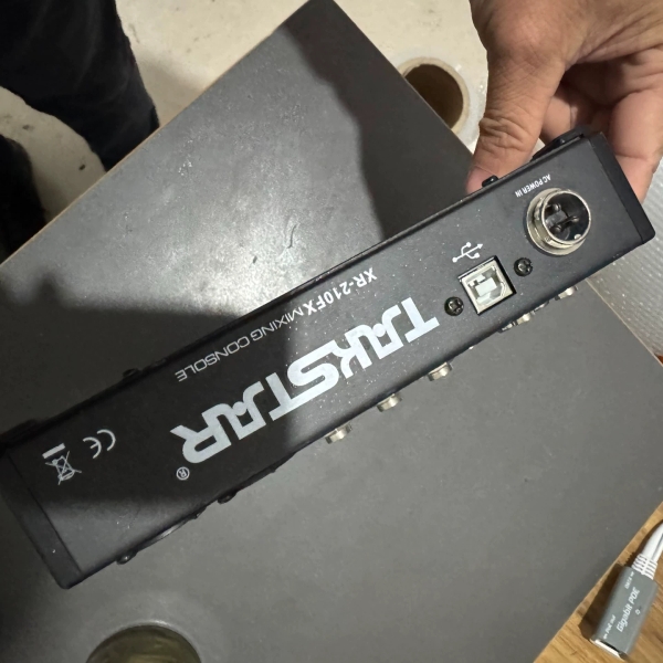 XR-210FX得胜调音台一部,产品如图,成色如图,图片实物