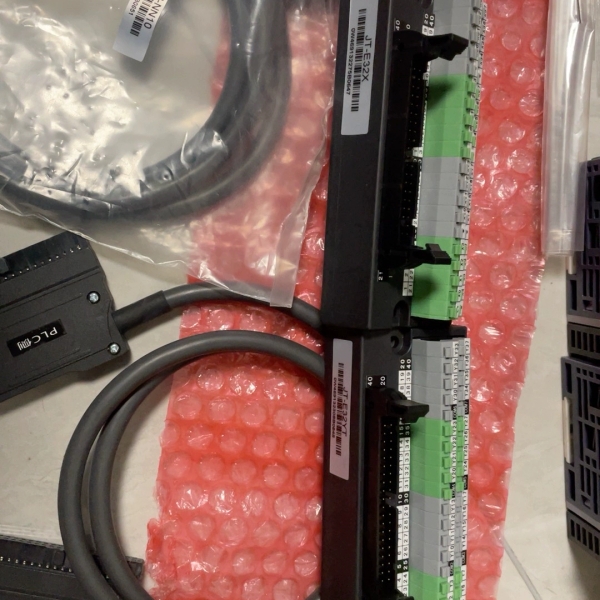 信捷PLC  XL5E系列接线端子台两套（用在XL5E -6