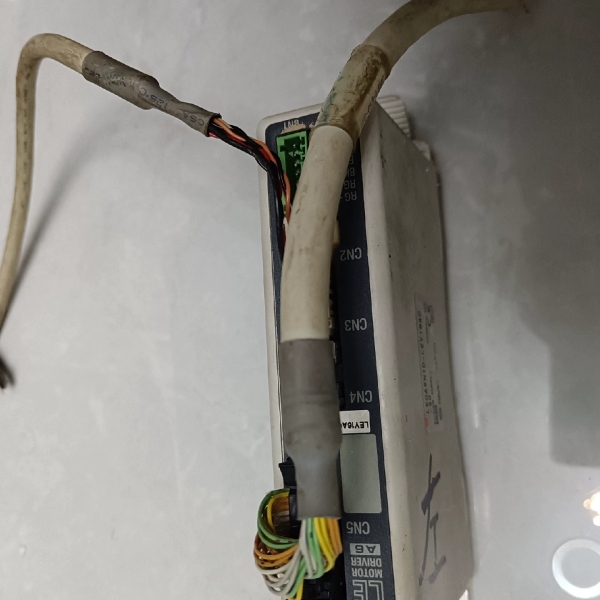 议价SMC电缸。LECA6N1D-LEY16AC-50控制器实物