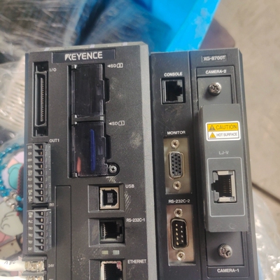 基恩士XG-8700T，实物拍摄，有几个