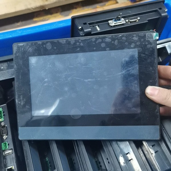 议价繁易触摸屏FE6070H-B，轻微使用痕迹，功能正常。7寸工