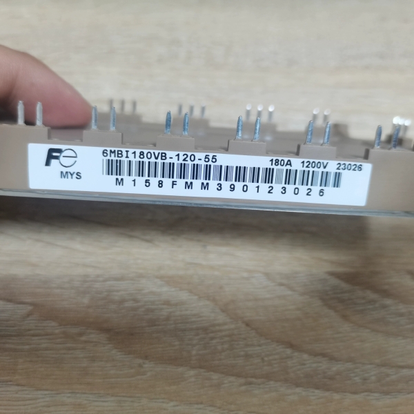 IGBT 模块6MBI180VB-120-55，适用于