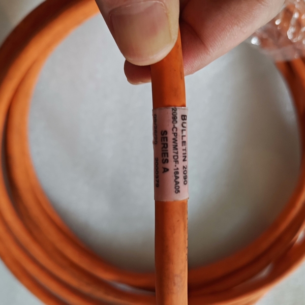 2090-CPWM7DF-16AA05，罗克韦尔AB伺服电机