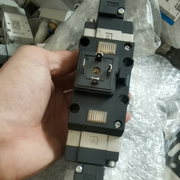 SMC VFS4210-5DZC   议价