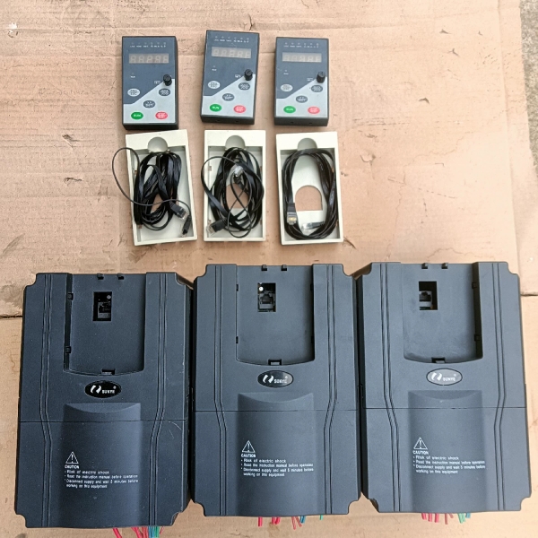 拆机日业变频器CM530-B04T7R5G/9R0PB，7.（请询价）
