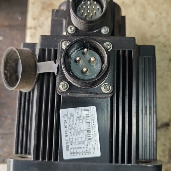 议价山龙SLSM130-05030-150兼容电机好