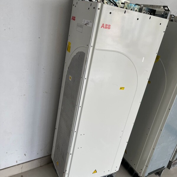 【议价】ACS800-0440-7+E208+P901变频器ABB