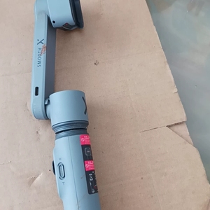 智云smooth x拍摄稳定器，实物拍摄成色如图，只有图片上【议价】