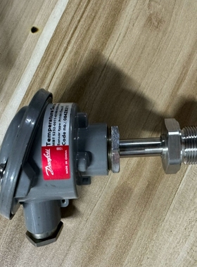 丹佛斯温度传器 084Z8211