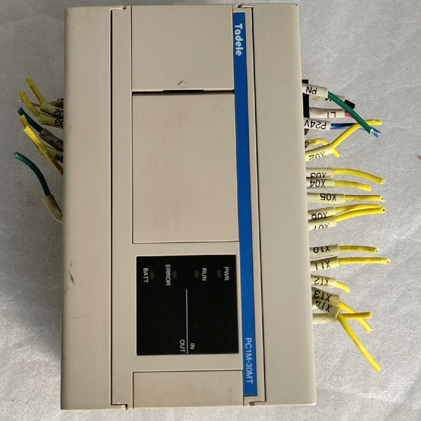 泰德奥PLC型号PC1M-30MT/ES 图上一台就是实物