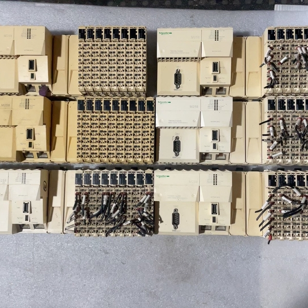 议价M258PLC模块、TM258LF42DR拆机好实图