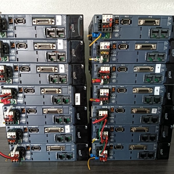 富士驱动器RYH401F5-VV2   220V 400W二【议价】