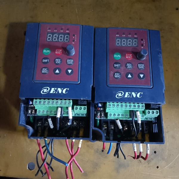 易驱变频器 0.75Kw EDS800-2S0007N  拆