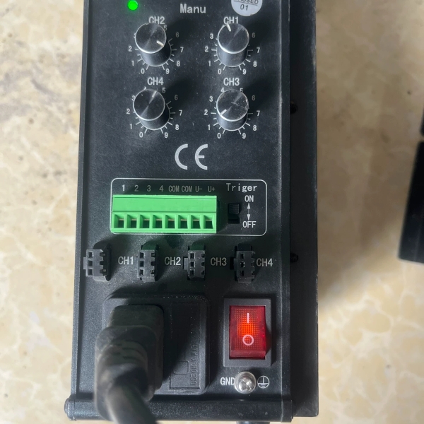 LED视觉光源模拟控制器SA2-24W64-4T，成色新，议议价