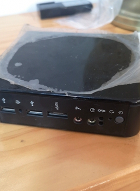 台湾 Quanmax 嵌入式工控整机 QutePC 1000