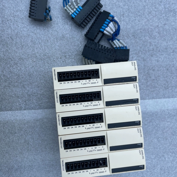 议价PLC模块、TM2AMO1HT成色漂亮，功能好
