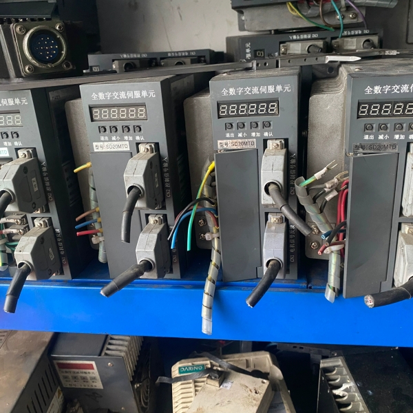 宇海伺服驱动器SD20MTD，十几只，功能正常，运费倒付。