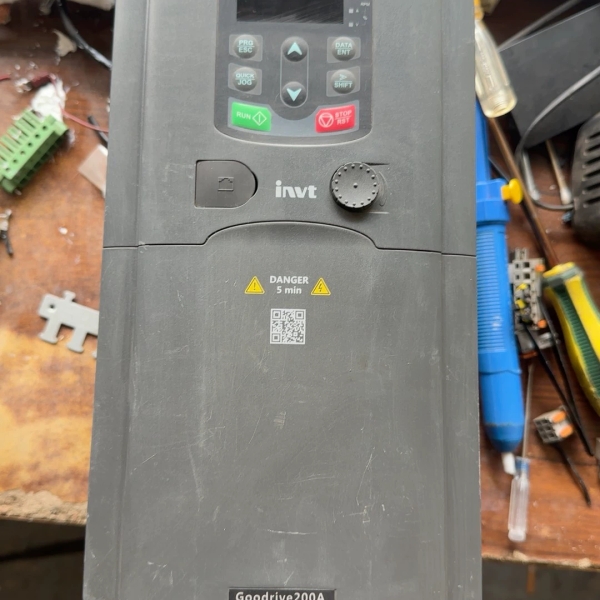 英威腾变频器GD200A-015G/018P-4，测试功能包