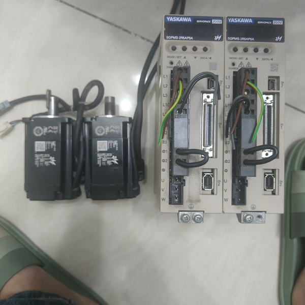 安川SGPMS-2R5APOA/450W驱动器，【议价】