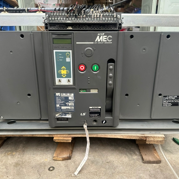 LS LBA-50S 5000安框架断路器