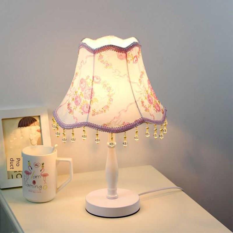 现代简约欧式台灯卧室装饰婚房温馨护眼喂养小台灯遥控调光床头灯