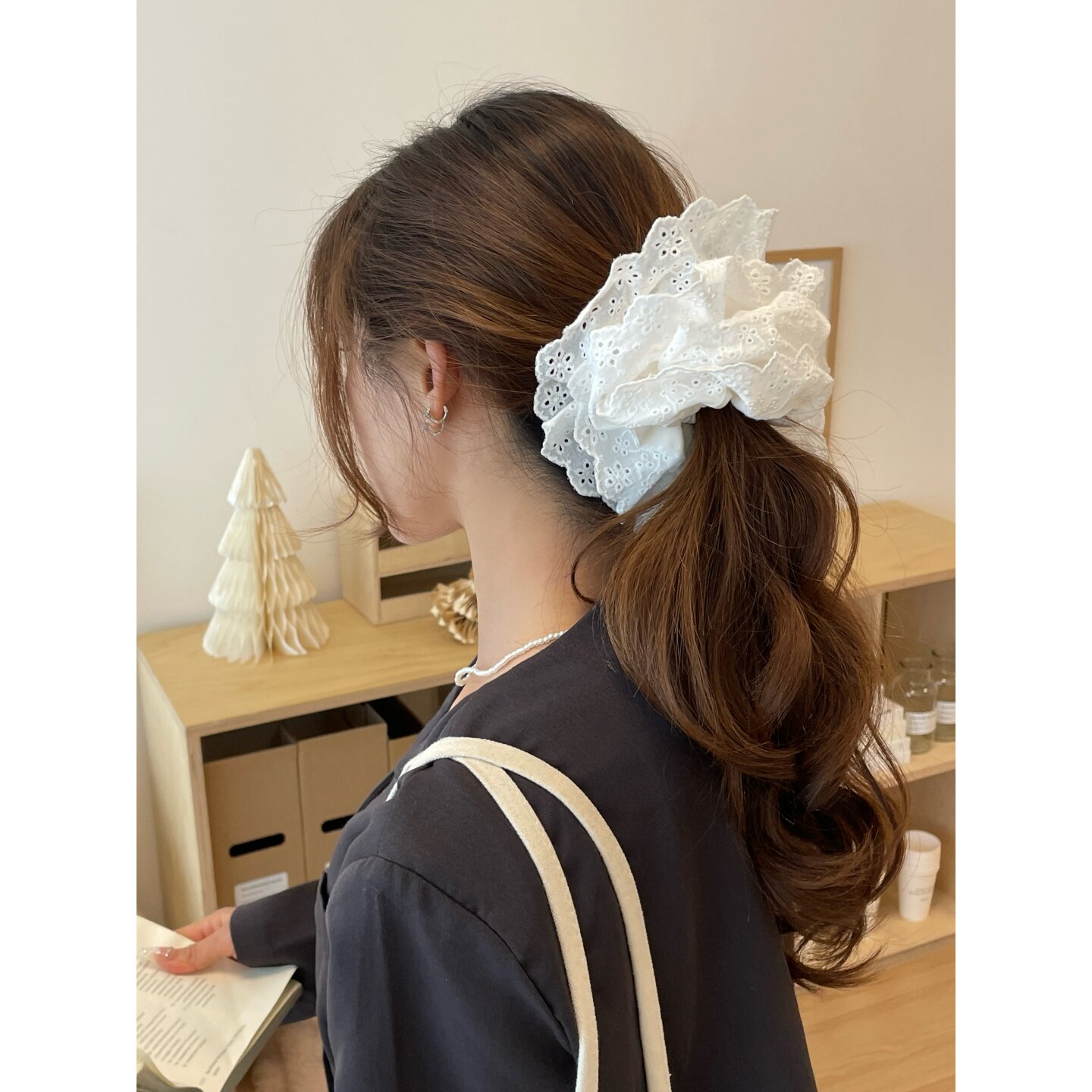 高级感超大白色蕾丝发圈大肠发圈高级感丸子头花头饰发饰2025新款