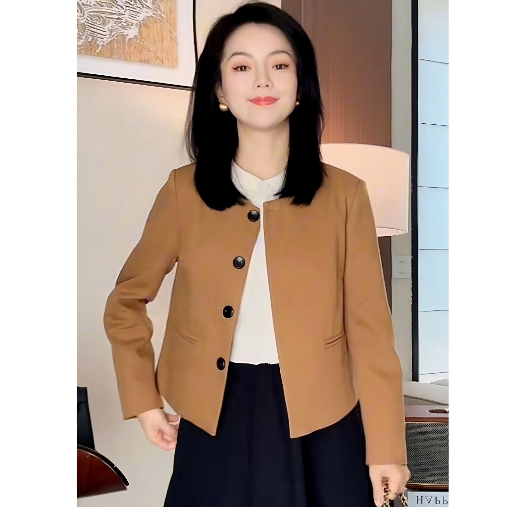 2026年春秋新款简约气质单排扣小西装上衣女轻职圆领小香风短外套