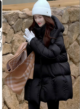 高端缎面哑光黑色中长羽绒服女轻奢款泡芙感连帽加厚95白鸭绒外套