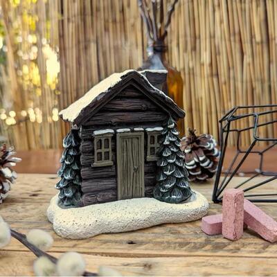 Log Cabin Snowy Winter Incense Cone Burner木屋雪冬香锥燃烧器
