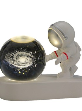 创意宇航员星空漫步小夜灯内雕水晶球发光底座摆件送学生朋友礼品