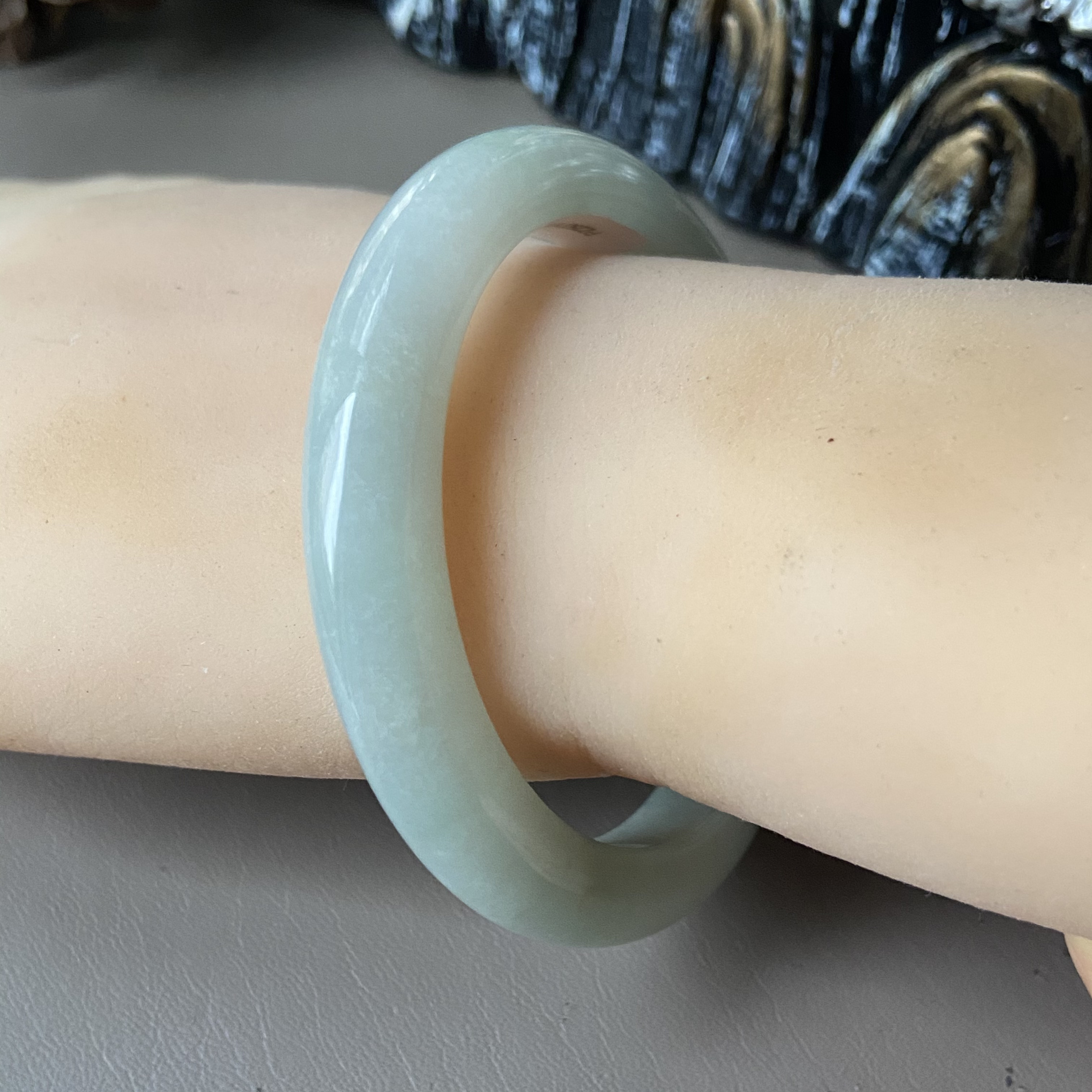 天然缅甸翡翠手镯55冰糯种满绿浅绿玉镯子老坑a货0621带证书