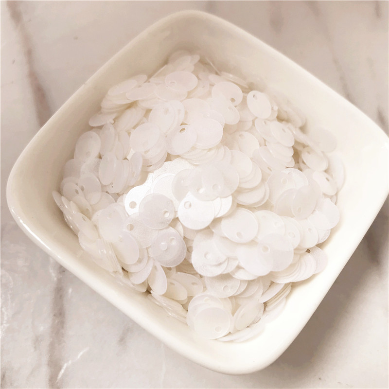 哑光奶白手缝吊片DIY手工缝圆形单孔亮片衣帽服饰材料配件