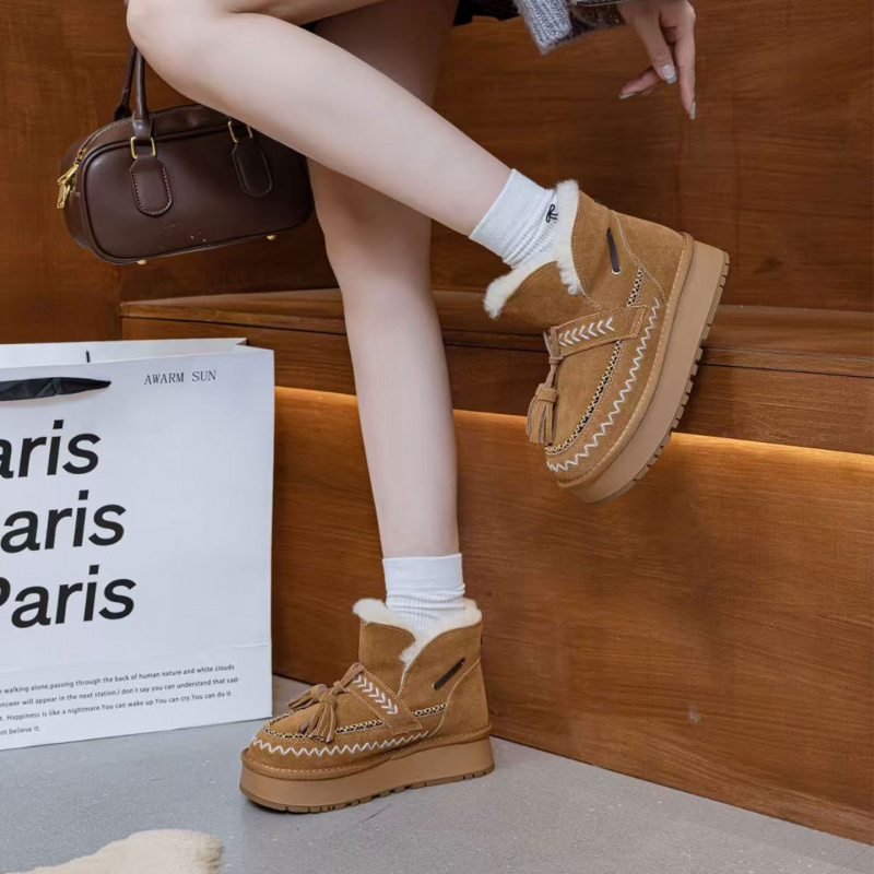 冬季皮毛一体雪地靴女款