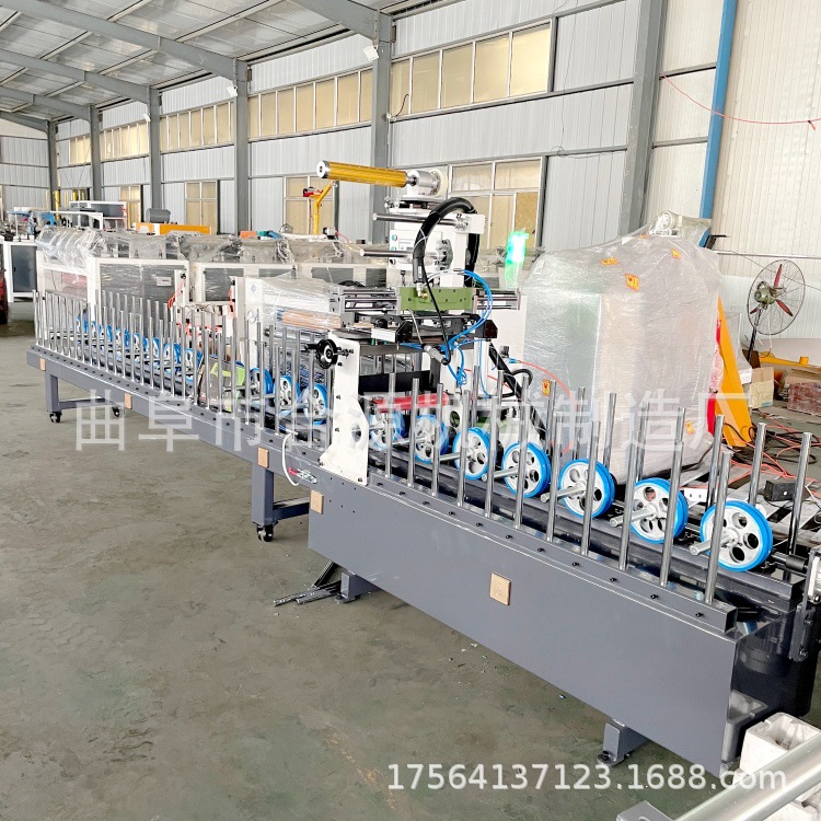 自动吸盘码垛聚酯纤维板贴布机 水胶固体胶免漆贴纸机 贴面机