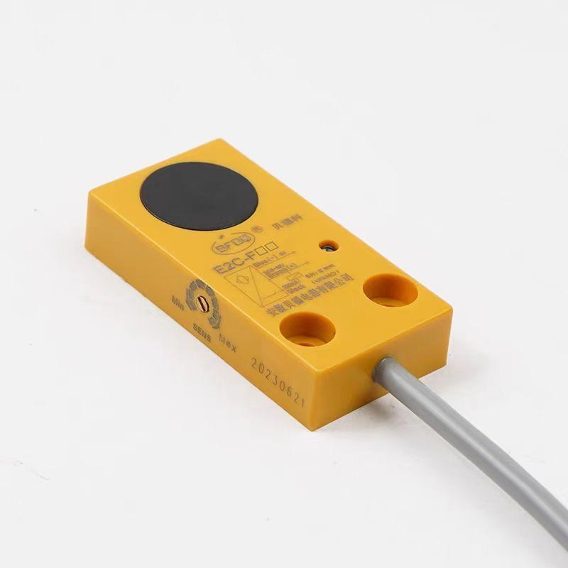 方形电容式接近开关传感器n检测非金属NPN PNP三线E2C-F10N1 F10P