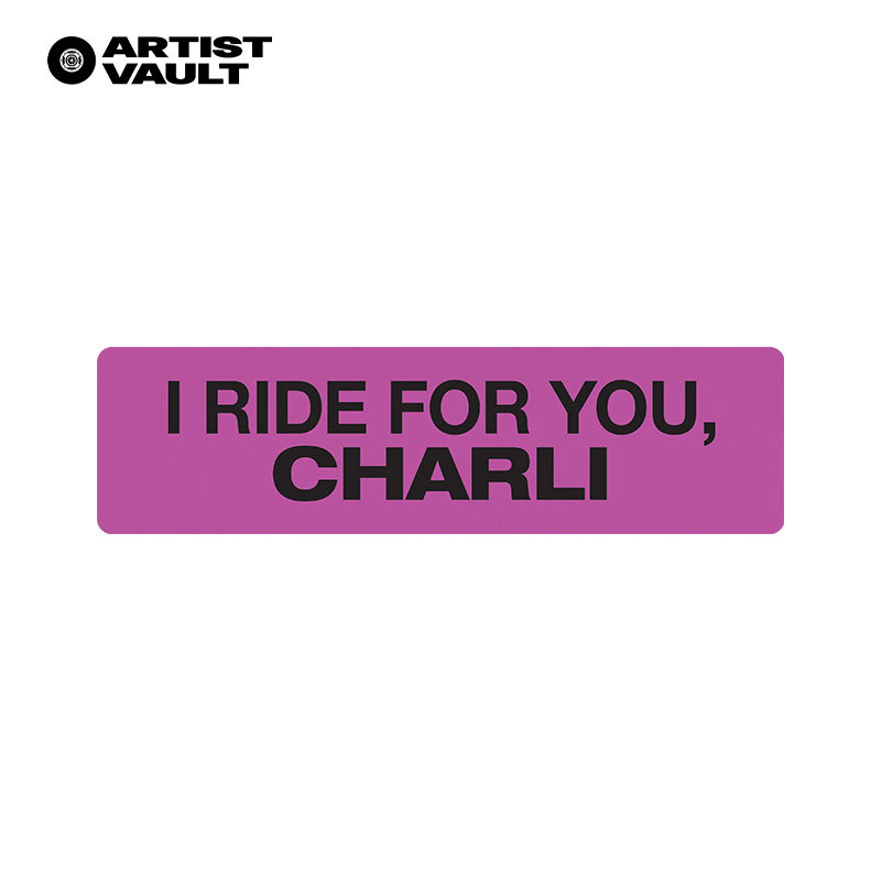 CharliXCX官方周边brat I RIDE FOR YOU, CHARLI标语贴纸做旧工艺图片