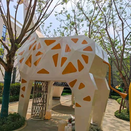 成都户外小区长颈鹿非标游乐设施儿童乐园不锈钢滑梯秋千组合厂家