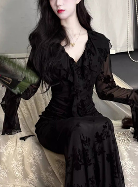 2025新款V领黑色长裙纯欲风温柔氛围感鱼尾显瘦植绒连衣裙黑皇后
