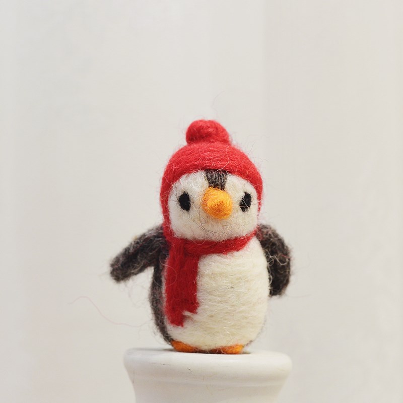 尼泊尔手工羊毛毡胸针卡通圣诞企鹅别针情侣配饰精致W饰品小众礼
