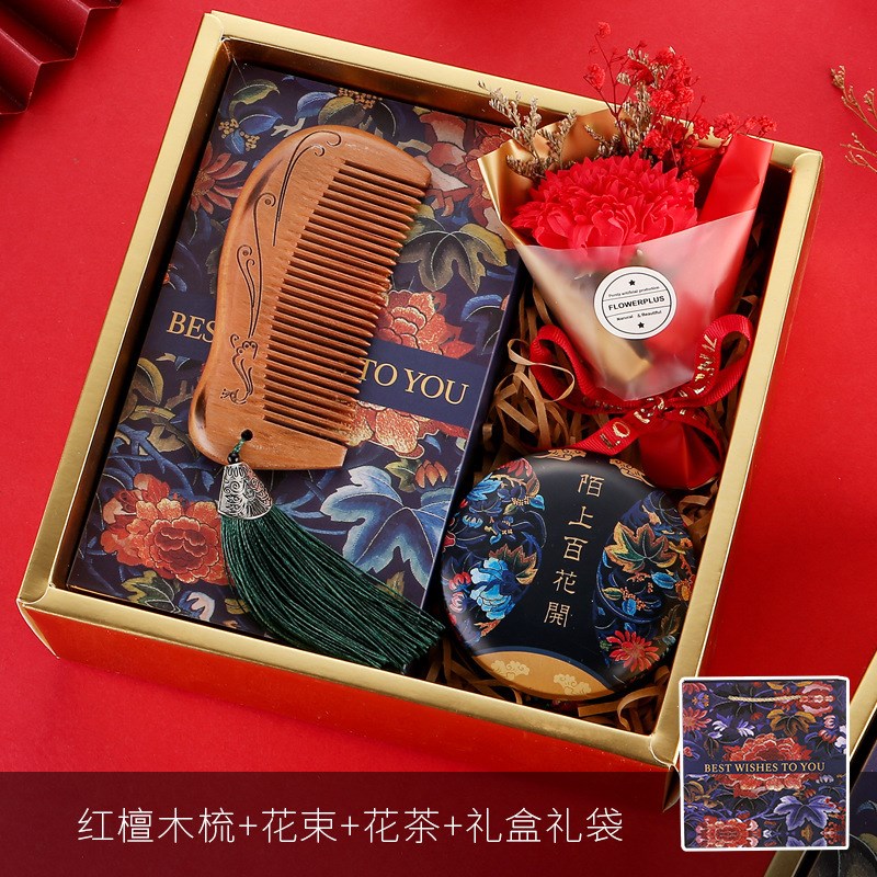 母亲节礼物送妈妈中年女士婆婆康乃馨小花束木P梳礼盒高档实用礼
