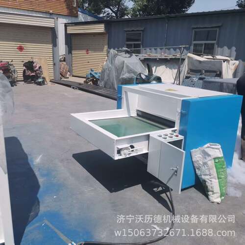 公仔棉开松机厂家  沙发靠背充棉机  抱枕填充机  衣服充绒机