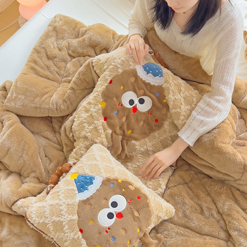 曲奇饼干冬天加厚抱枕被子两用二合一车用午睡毯子汽车折叠枕头被