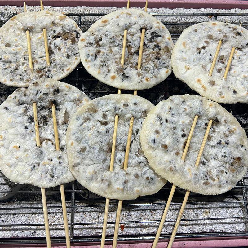新品梅干菜扣肉烤饼串商用半成品酥饼脆饼锅盔烧饼薄饼干馅饼菜饼
