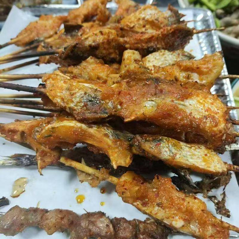 新品烤鱼串财鱼串鱼片串黑鱼串商用冷冻半成品乌鱼片烧烤油炸食材
