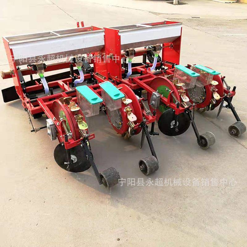 拖拉机带2行4行玉米谷物大豆花生播种机膜上点播机可定制铺膜精播