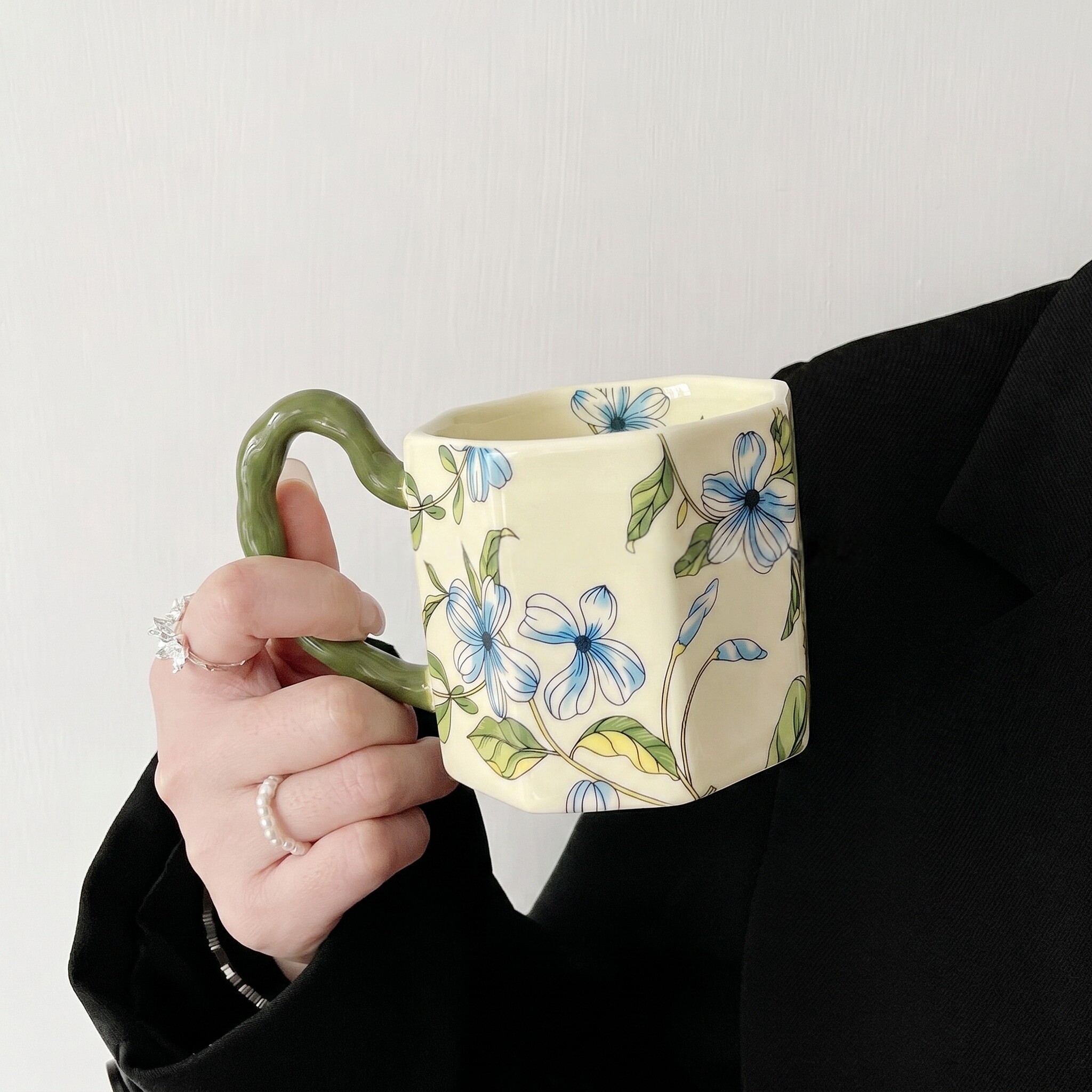 特别好看的喝水杯子陶瓷马克杯女生高颜值下午茶杯生日礼物送闺蜜