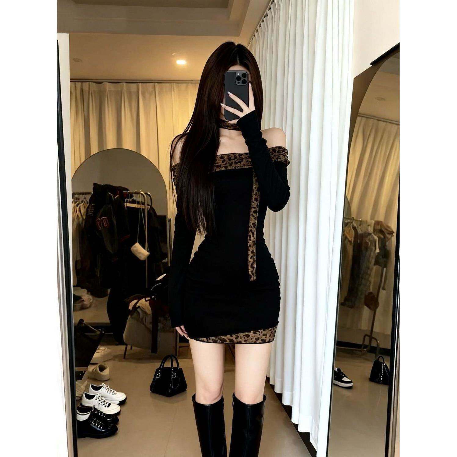 别致绝美豹纹拼接一字肩长袖围脖连衣裙女春夏紧身打底包臀裙子女